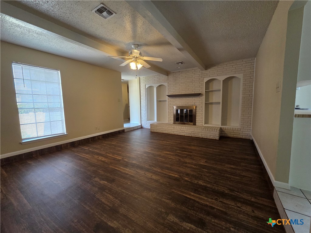 1801 Forest Trail Property Photo 4