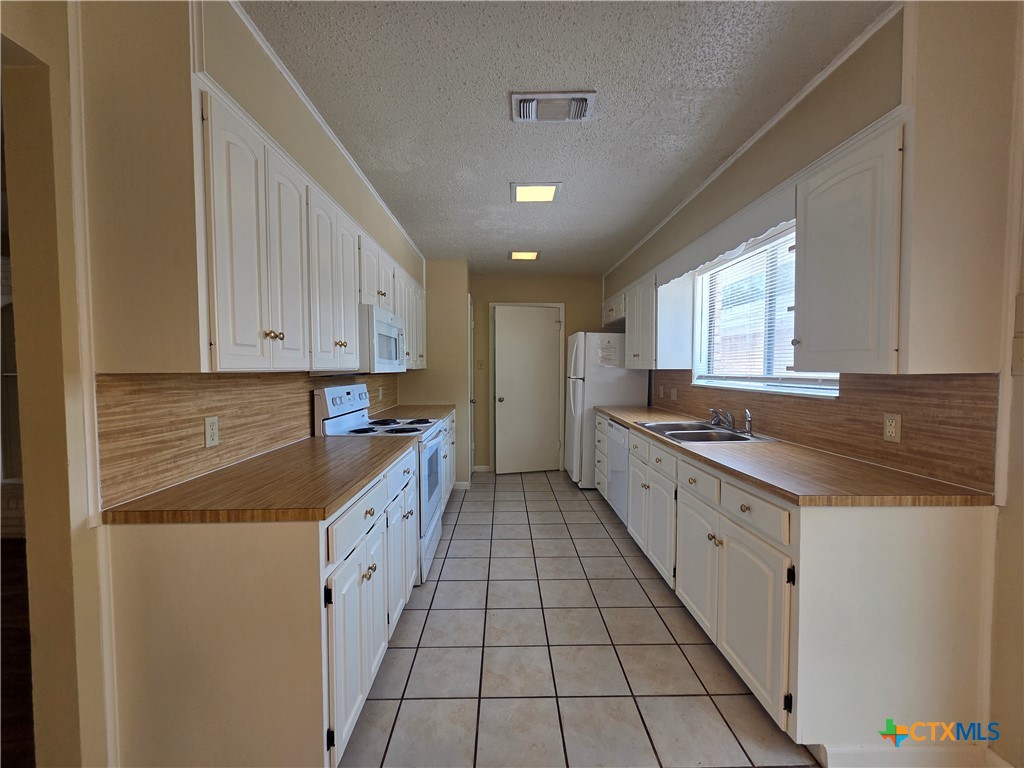 1801 Forest Trail Property Photo 6