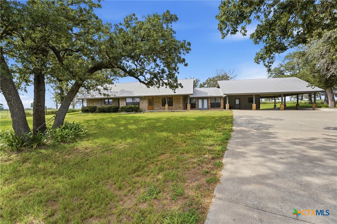 6589 State Highway 304 Property Photo 3