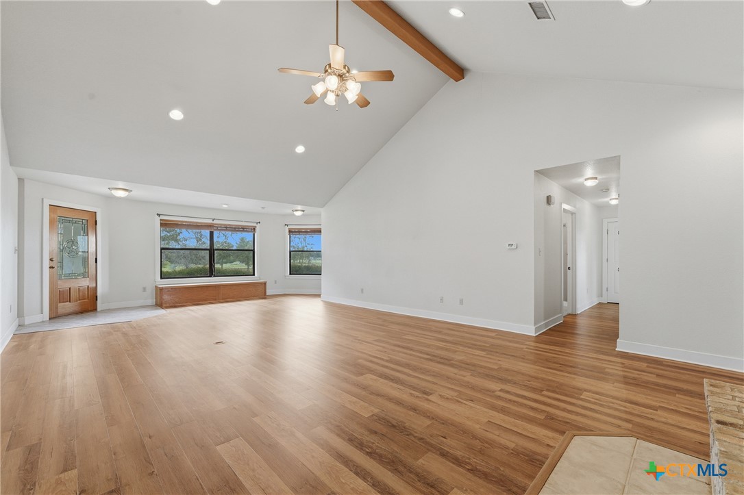 6589 State Highway 304 Property Photo 6