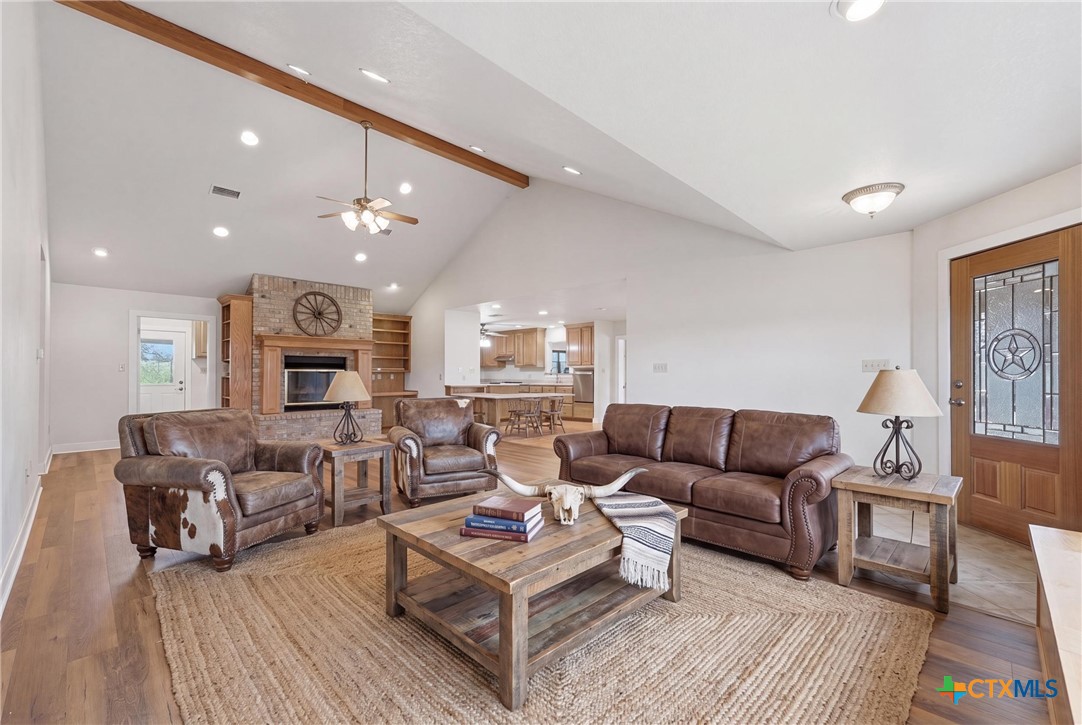 6589 State Highway 304 Property Photo 7
