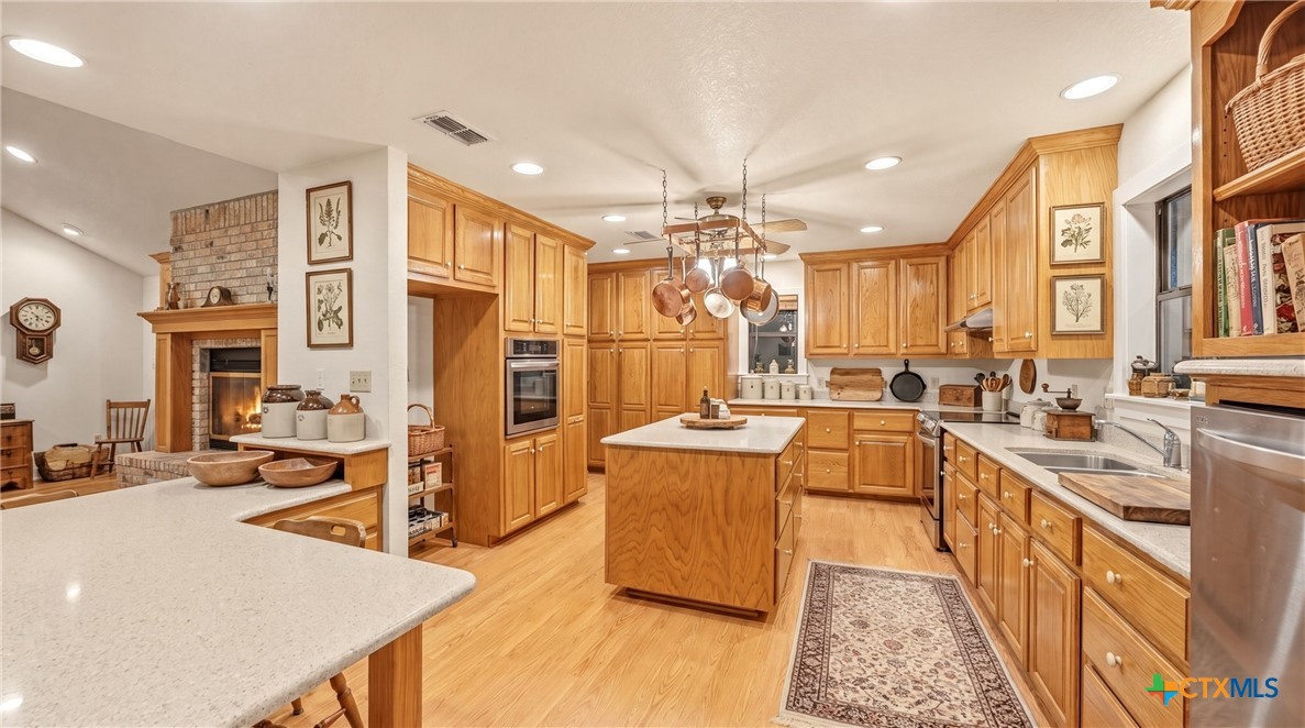 6589 State Highway 304 Property Photo 9