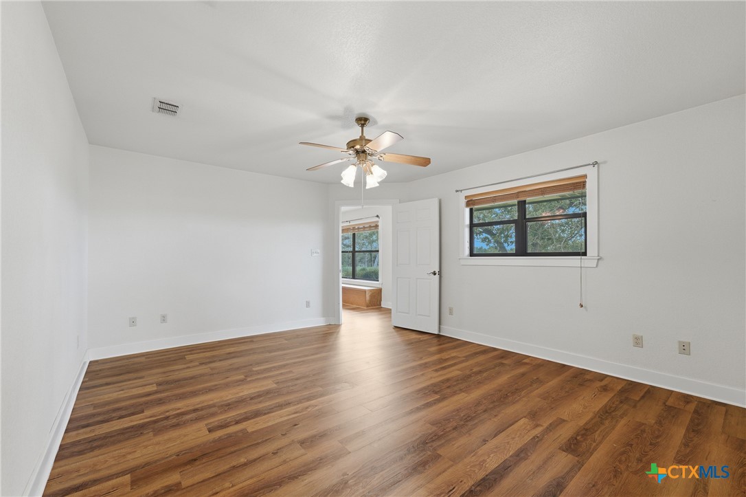 6589 State Highway 304 Property Photo 18