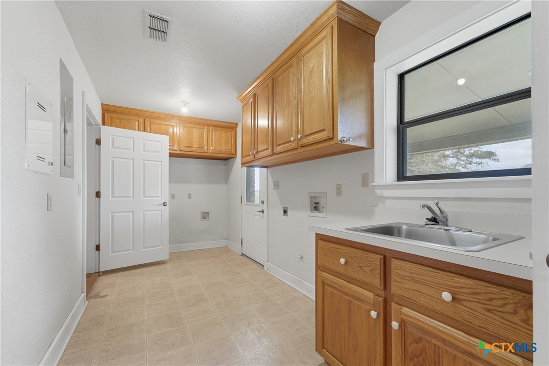 6589 State Highway 304 Property Photo 26