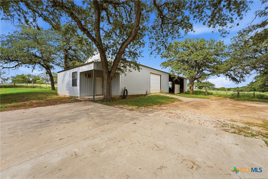 6589 State Highway 304 Property Photo 36