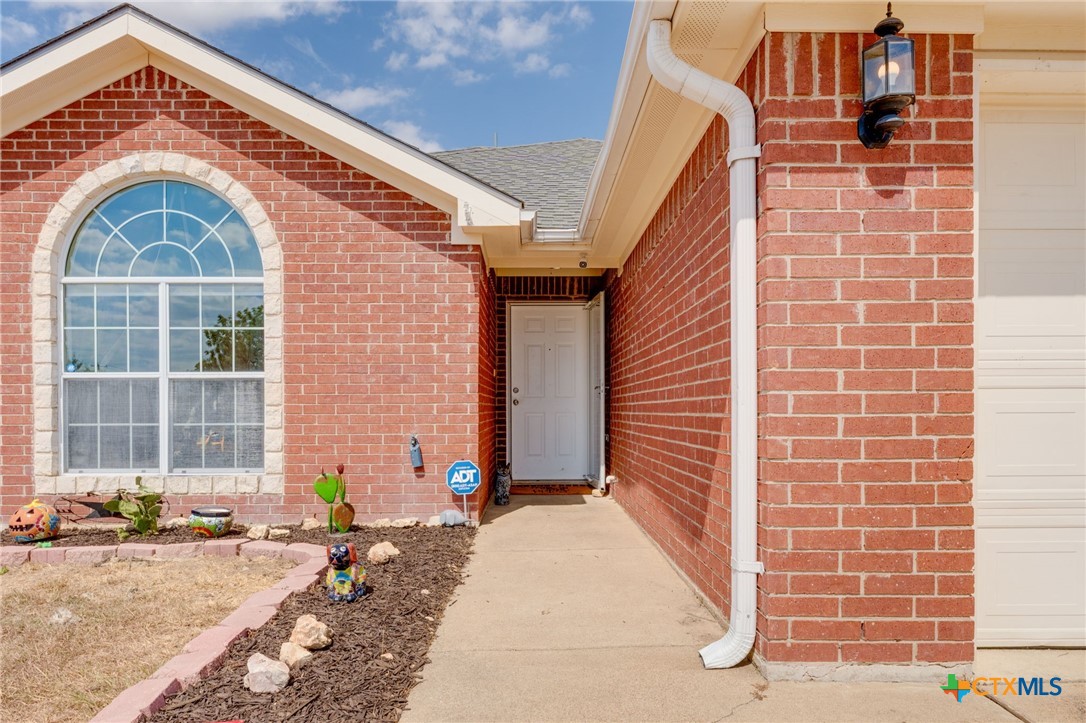 2906 Markos Drive Property Photo 4