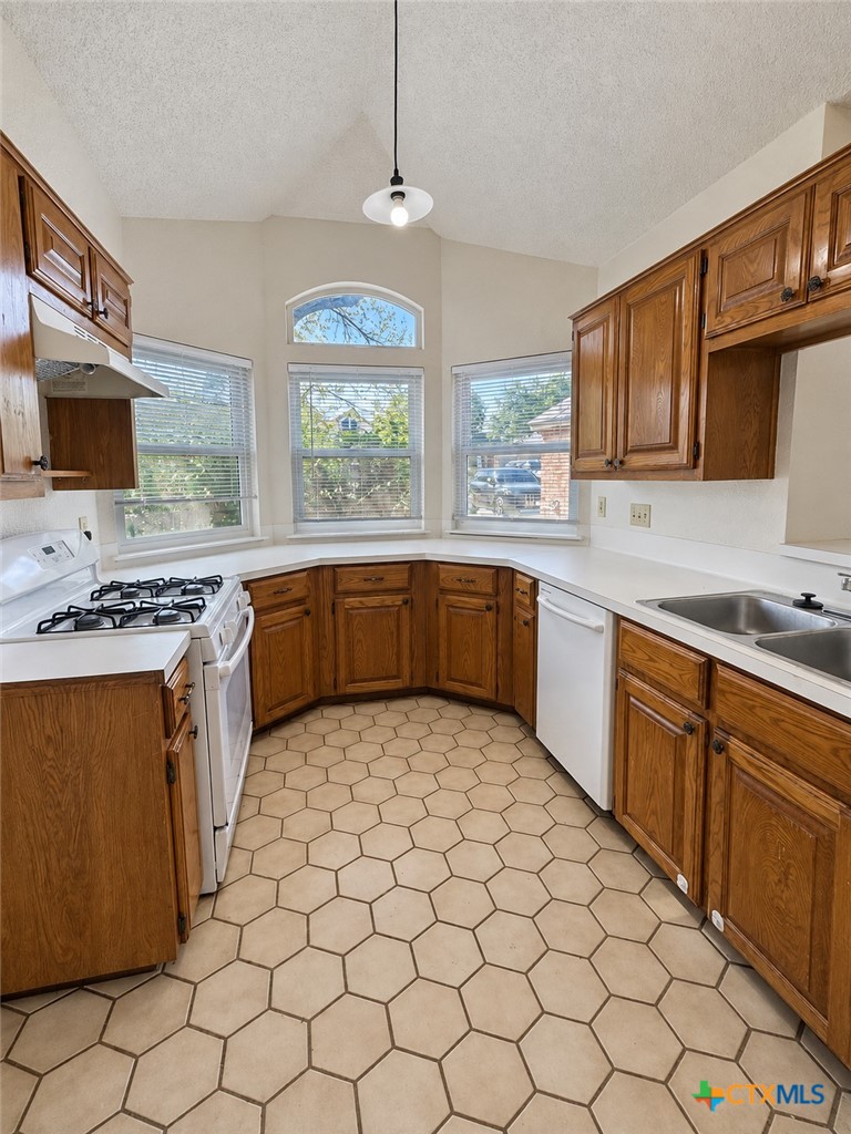 2118 Elder Place Property Photo 5