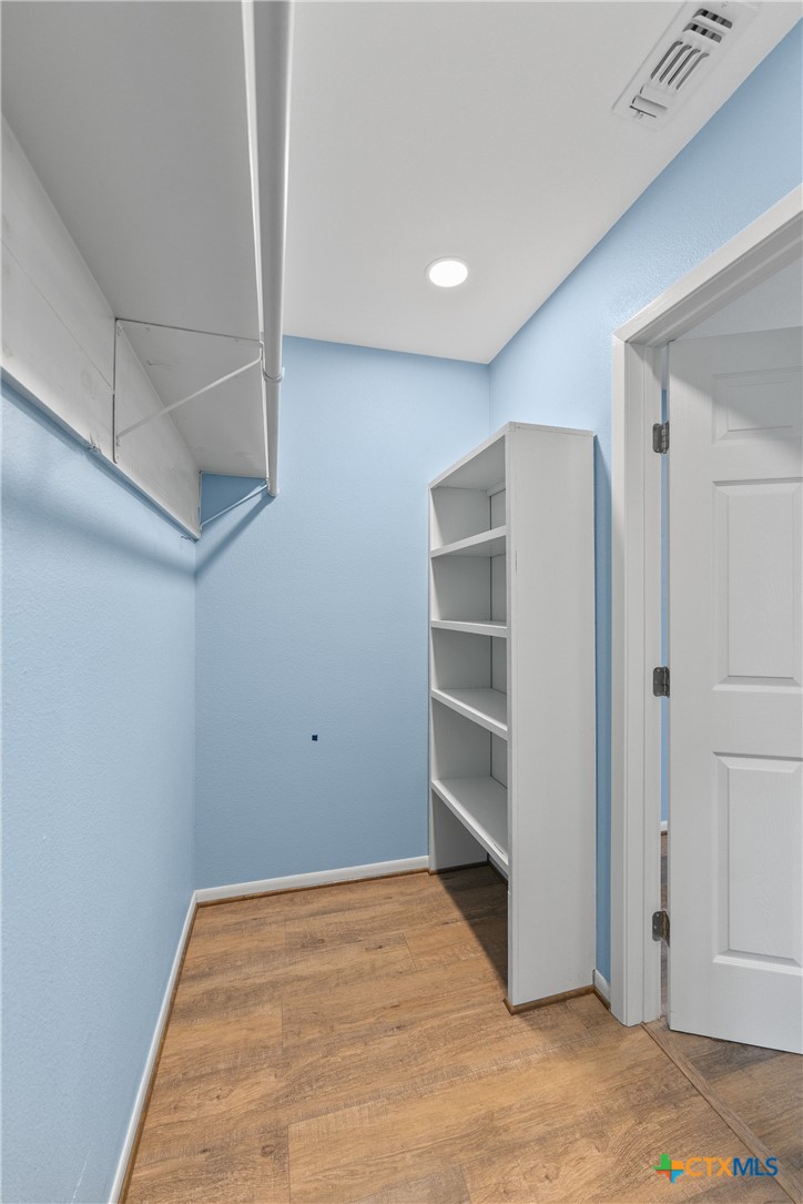 407 S 4th Property Photo 12