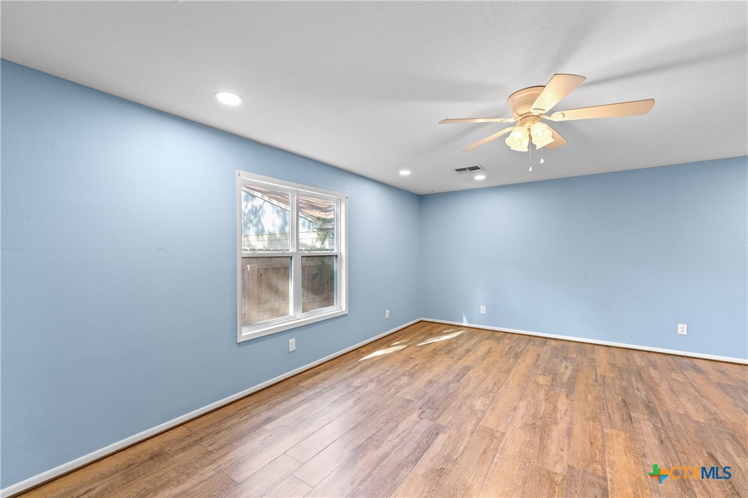 407 S 4th Property Photo 13