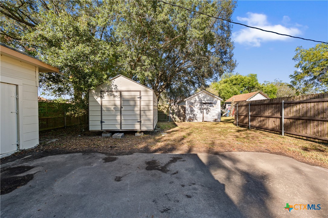 407 S 4th Property Photo 18