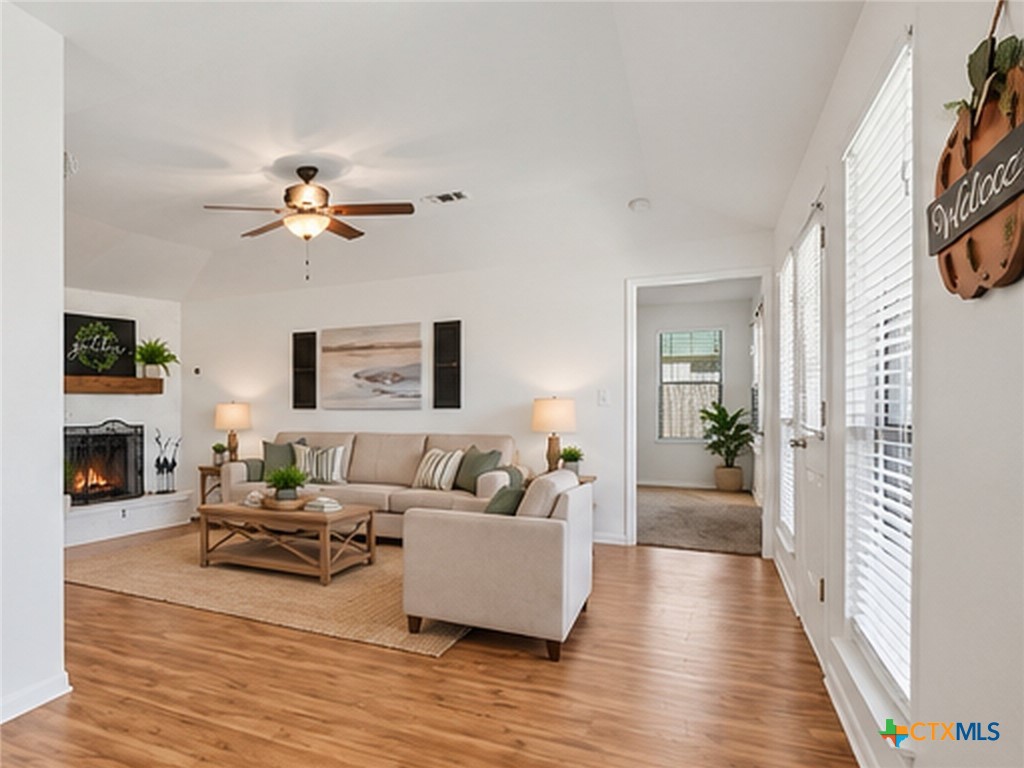 963 Seminole Drive Property Photo 2