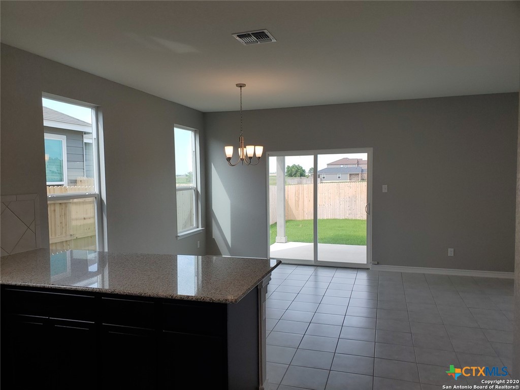 567 Pebble Bend Property Photo 9