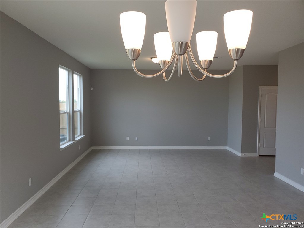 567 Pebble Bend Property Photo 10