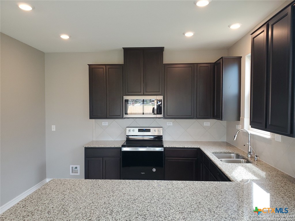 567 Pebble Bend Property Photo 14