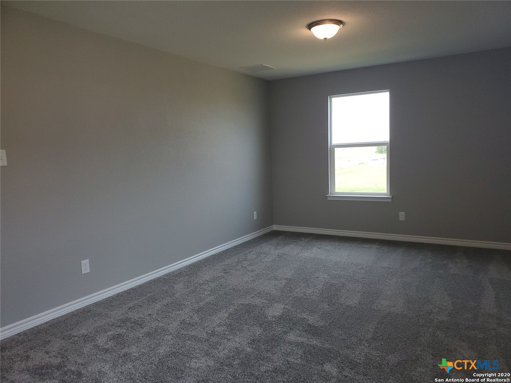 567 Pebble Bend Property Photo 18
