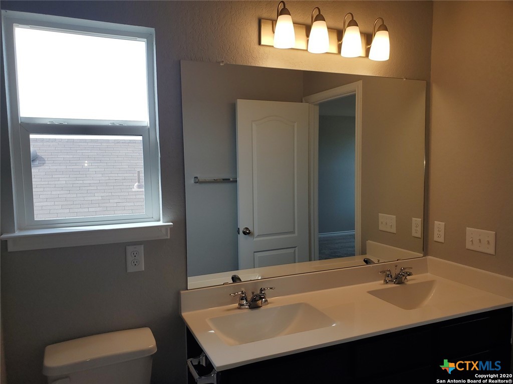 567 Pebble Bend Property Photo 25