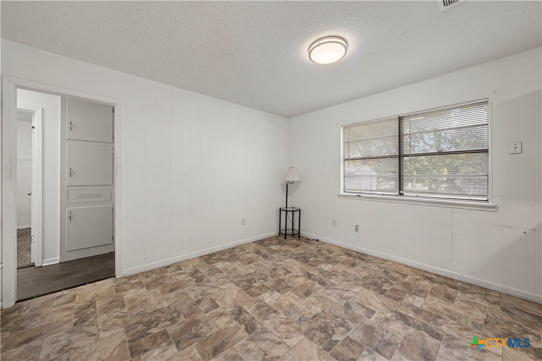 914 Randa Street Property Photo 6