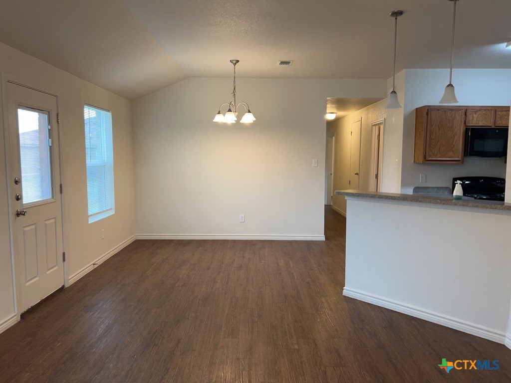 1500 Justin Loop Property Photo 3