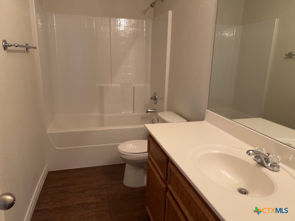 1500 Justin Loop Property Photo 7