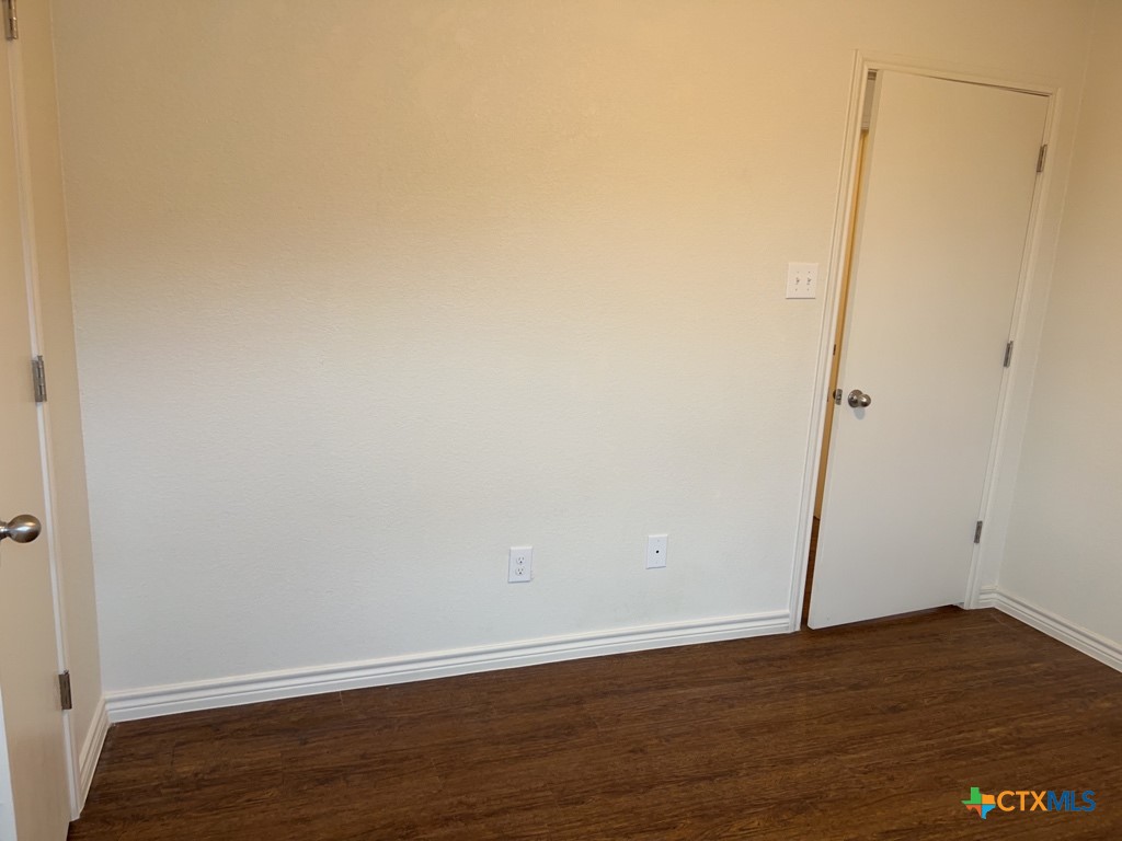 1500 Justin Loop Property Photo 10