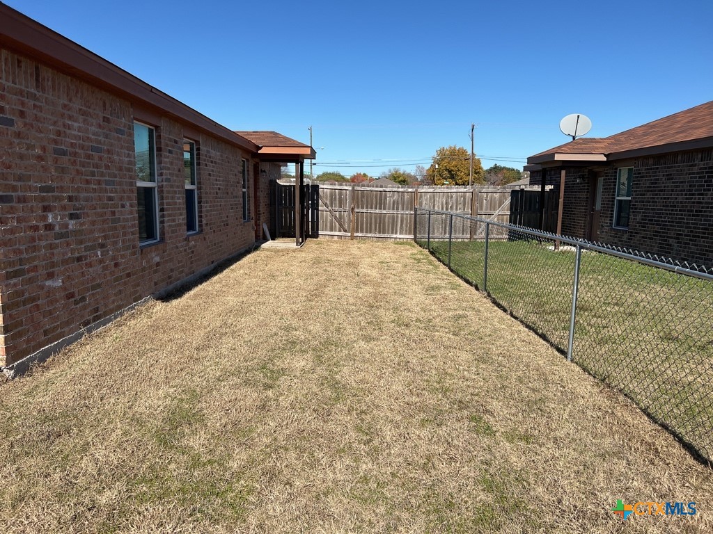 1500 Justin Loop Property Photo 17