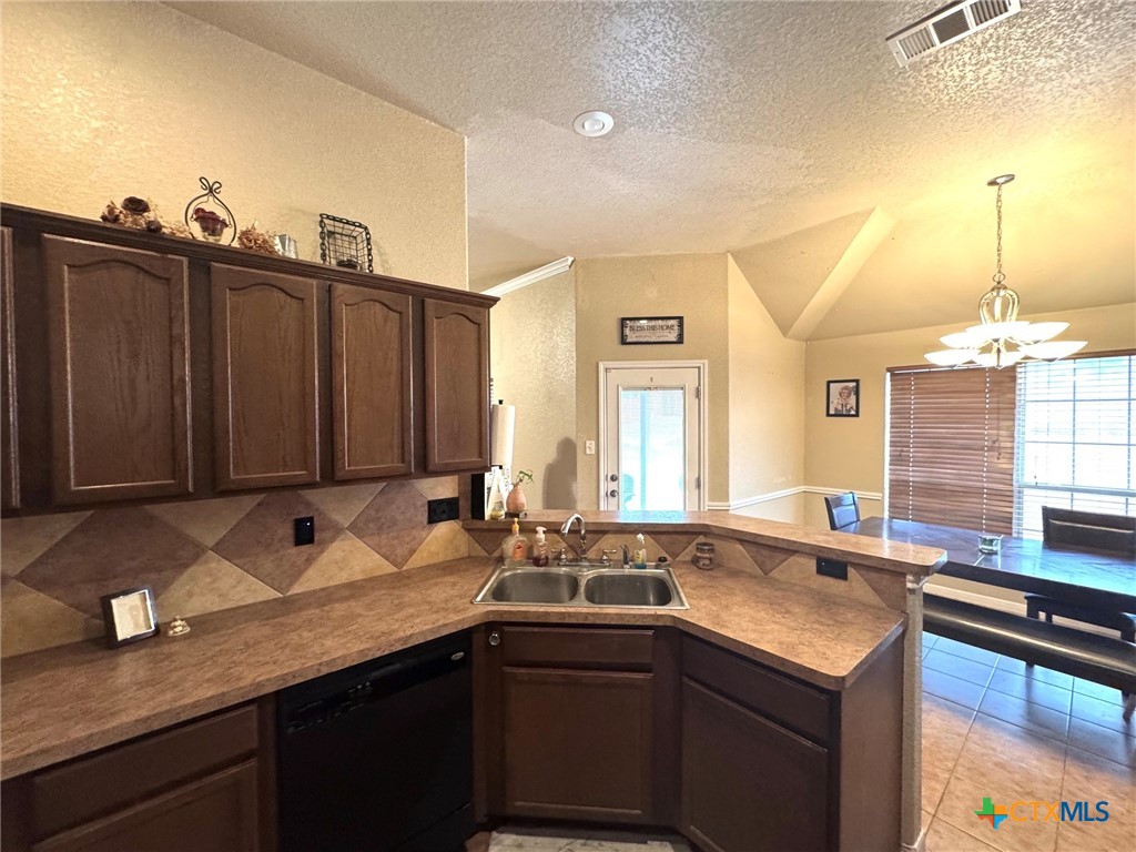 3404 Greenlawn Property Photo 7