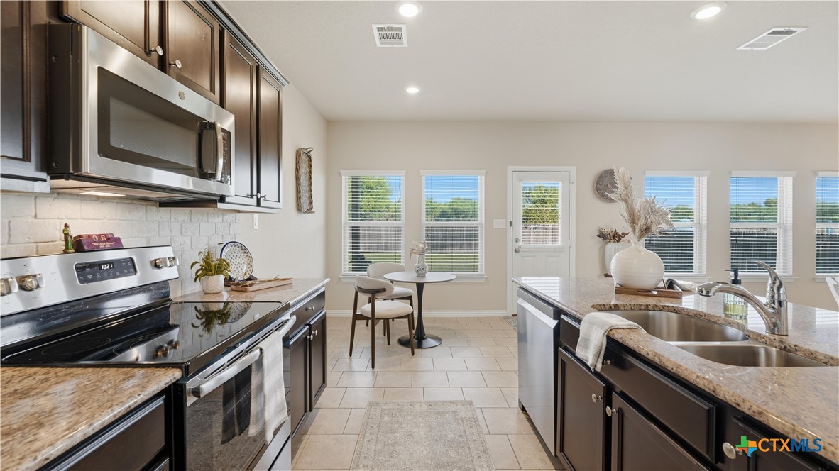 5626 Meadow Sky Property Photo 12