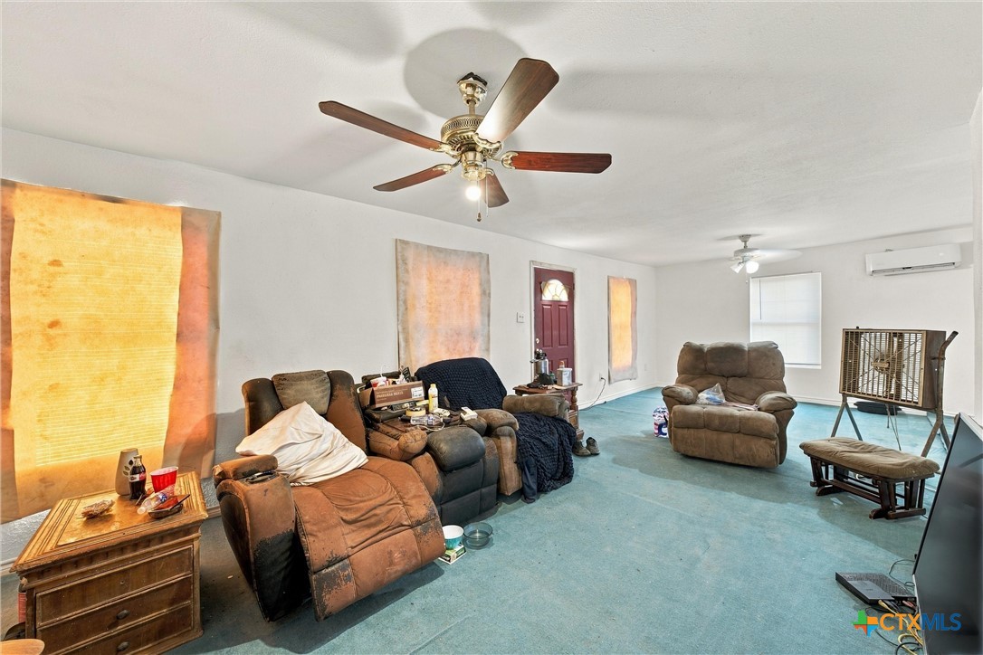 6781 Moffat Loop Property Photo 4