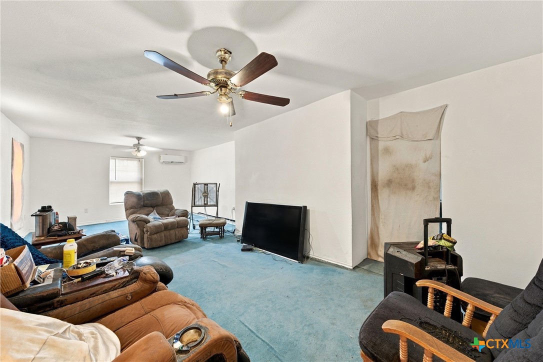 6781 Moffat Loop Property Photo 5