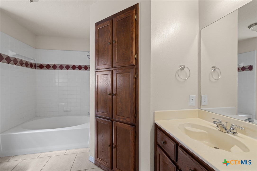 4202 Windwood Drive Property Photo 16