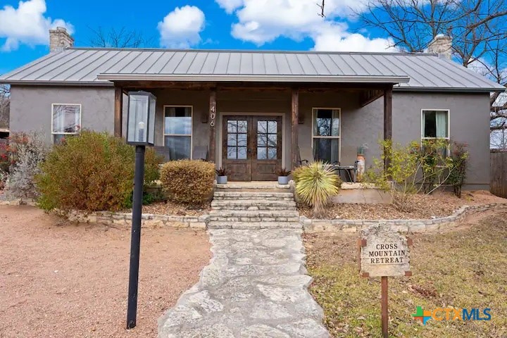 406 Cross Mountain Drive Property Photo 3