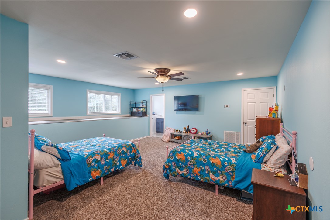105 Tournament Drive Property Photo 26