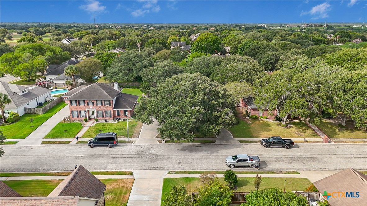 105 Tournament Drive Property Photo 28