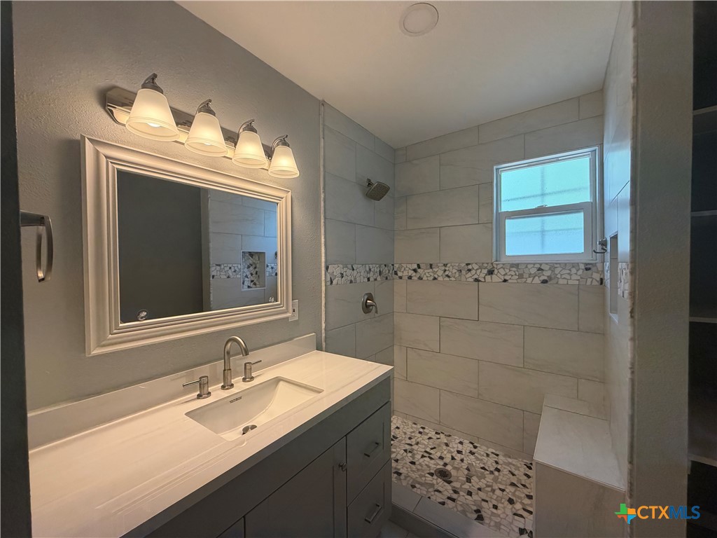 2201 E Colorado Street Property Photo 4