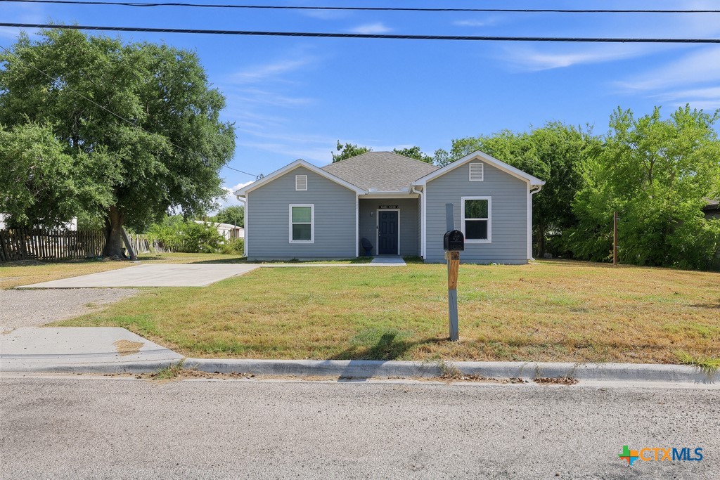 820 S Benavides Street Property Photo 1