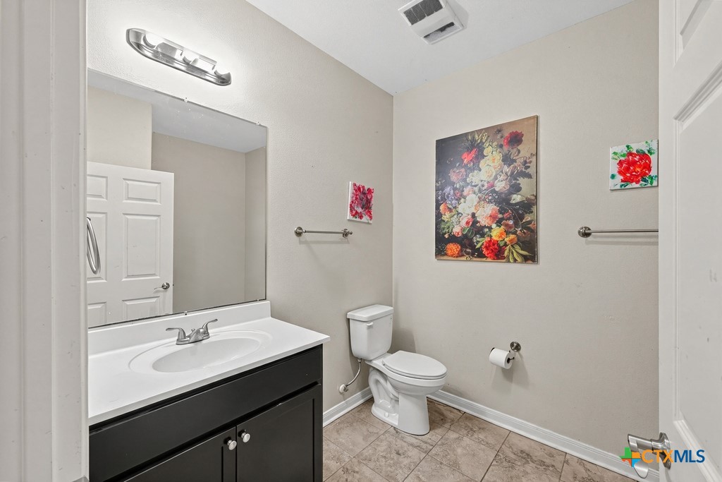 820 S Benavides Street Property Photo 20