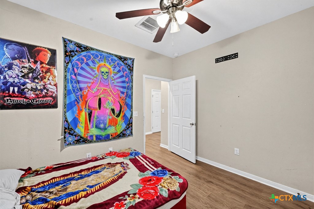 820 S Benavides Street Property Photo 23
