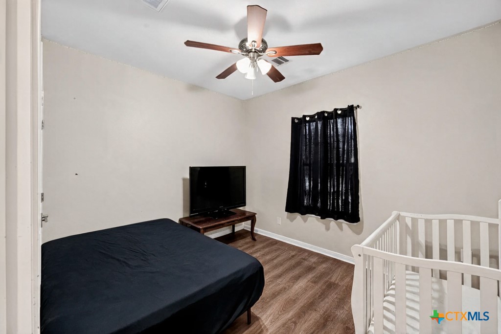 820 S Benavides Street Property Photo 28
