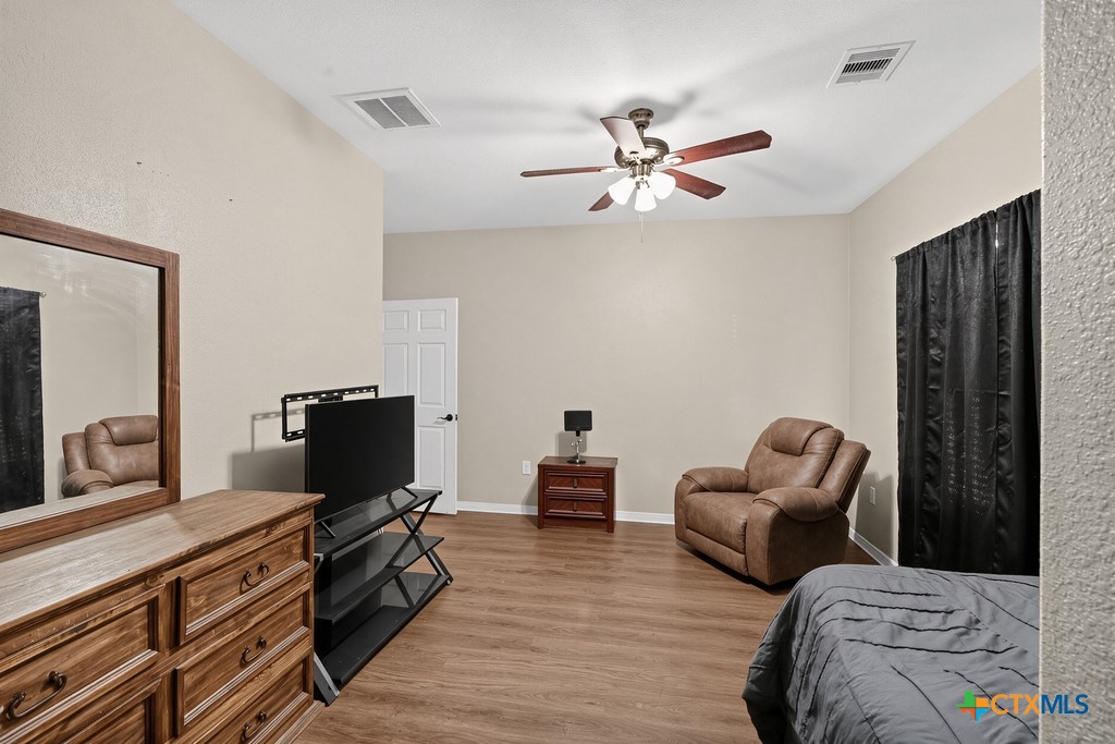 820 S Benavides Street Property Photo 31