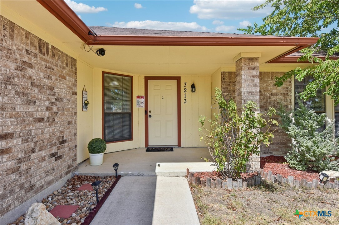 3213 Westrim Drive Property Photo 3