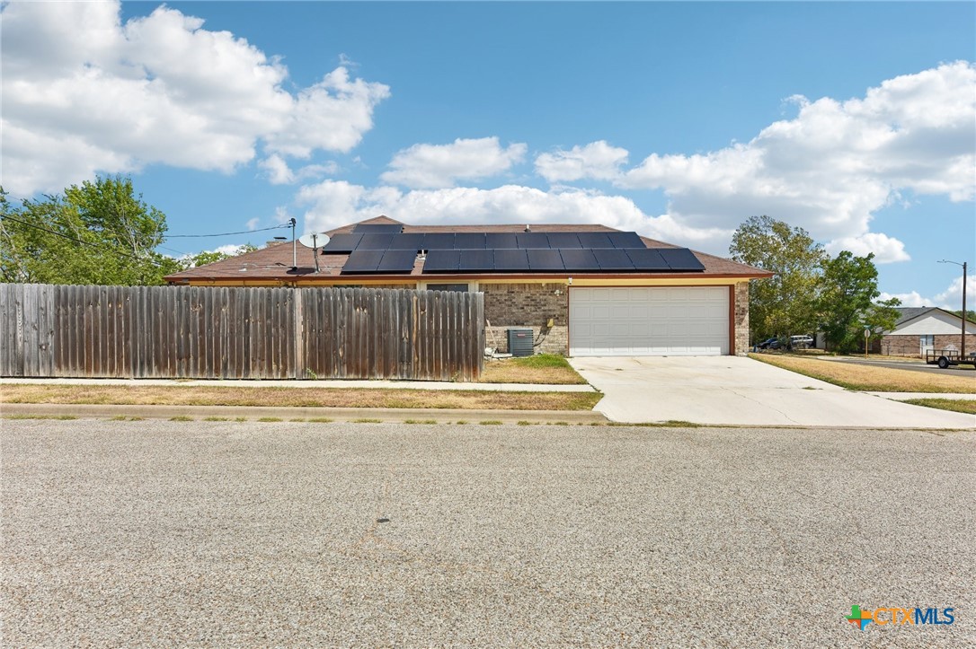 3213 Westrim Drive Property Photo 4