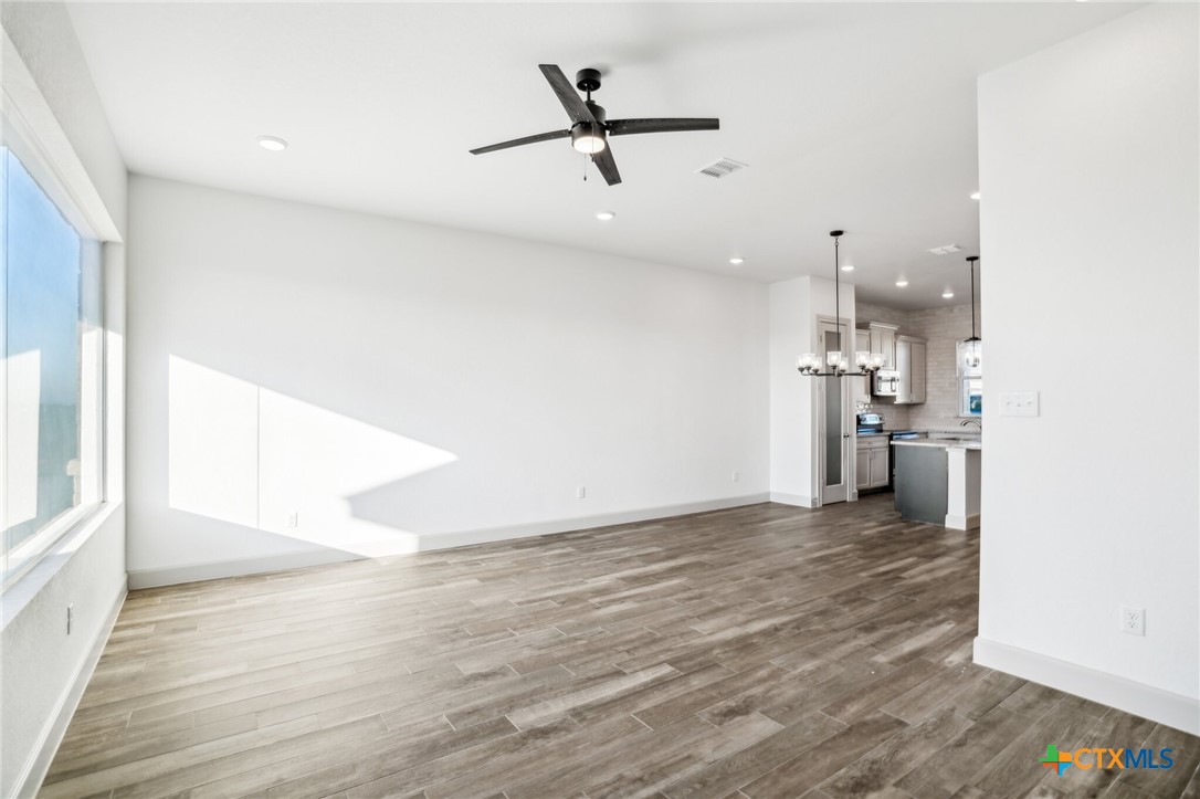 289 Stargrass B Property Photo 5