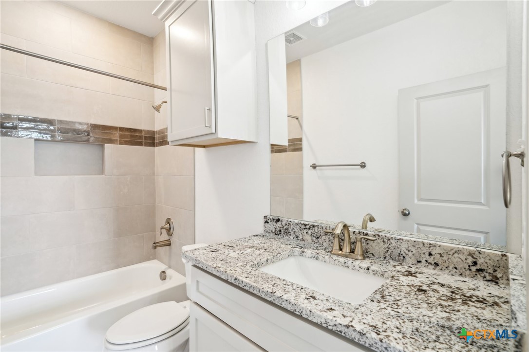 289 Stargrass B Property Photo 26