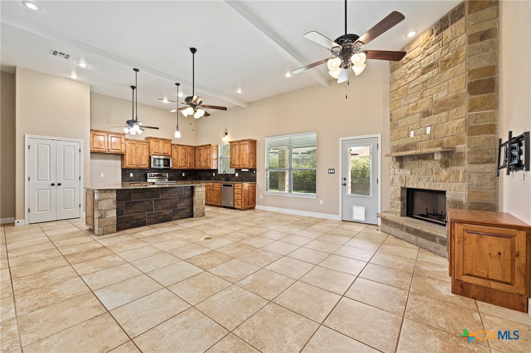 608 Jake Drive Property Photo 2