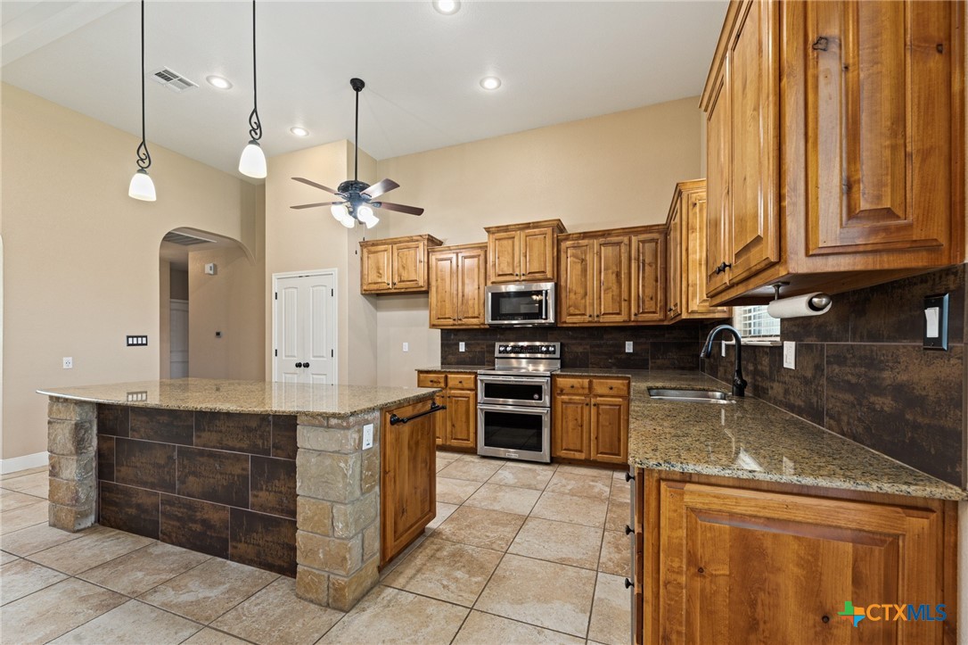 608 Jake Drive Property Photo 4