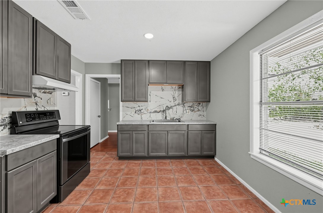 1503 Bexar Avenue Property Photo 3