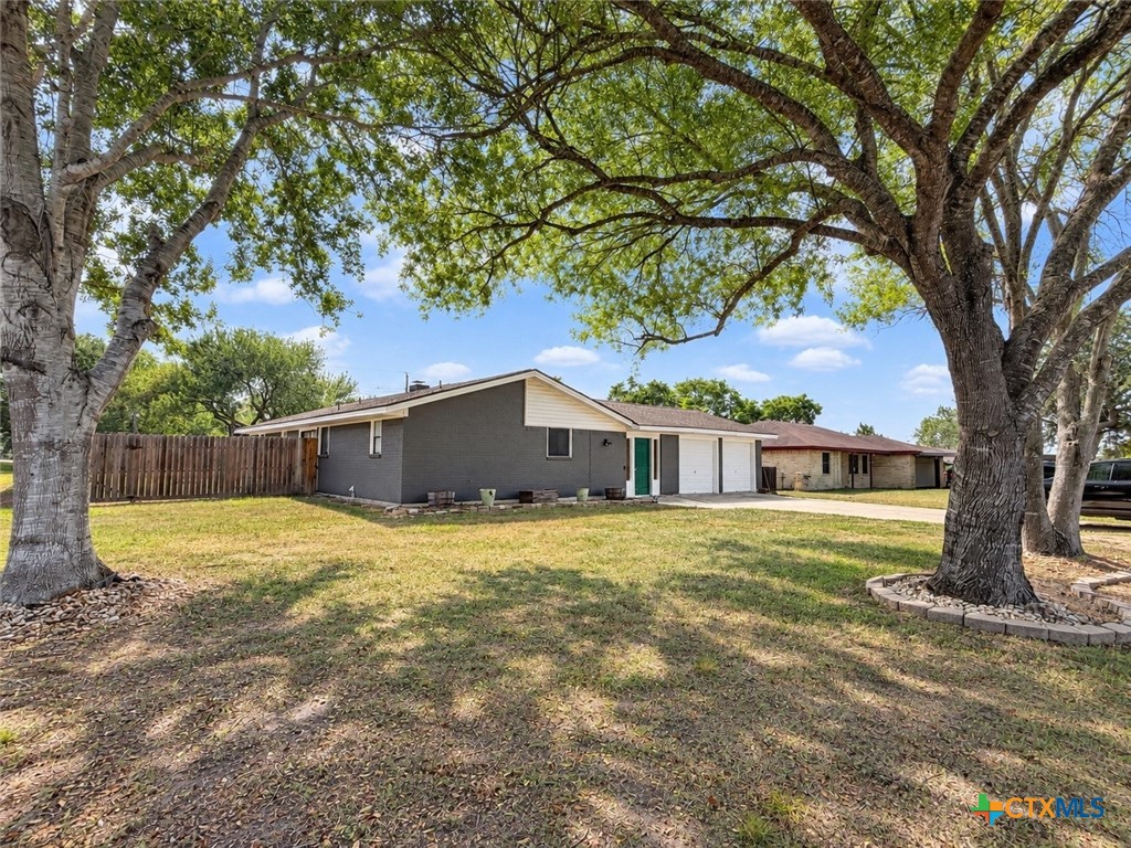 720 Whitewing Street Property Photo 1