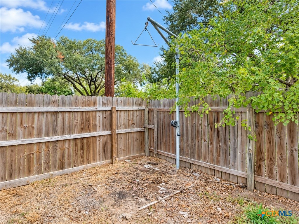 720 Whitewing Street Property Photo 22