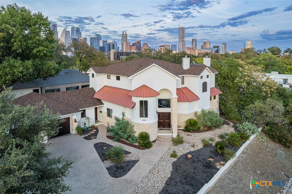 1300 Bluff Street Property Photo 2