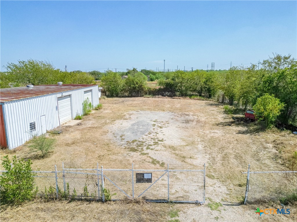 8956 N Us Highway 183 Property Photo 5